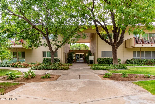 $159,500 | 500 West Clarendon Avenue, Unit F6, Phoenix, AZ 85013