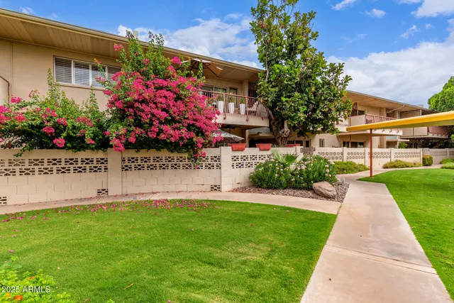 $159,500 | 500 West Clarendon Avenue, Unit F6, Phoenix, AZ 85013