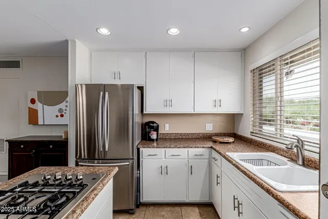 $159,500 | 500 West Clarendon Avenue, Unit F6, Phoenix, AZ 85013