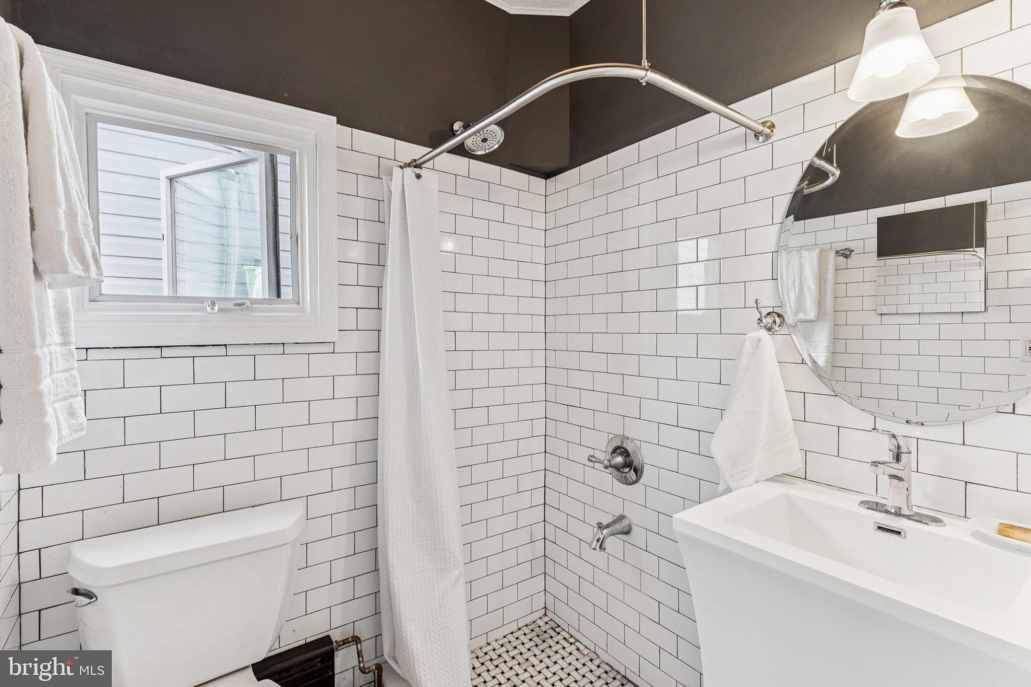 1931 Pierce Street Philadelphia, PA 19145 - Photo 13 of 20