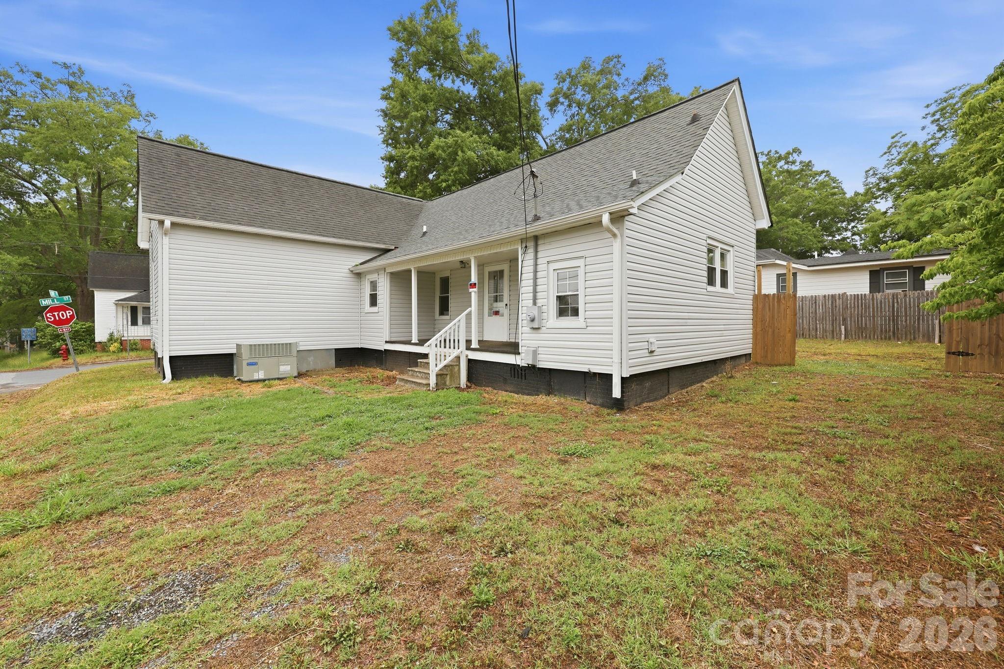 904 Mill Street Albemarle, NC 28001 - Photo 7 of 33