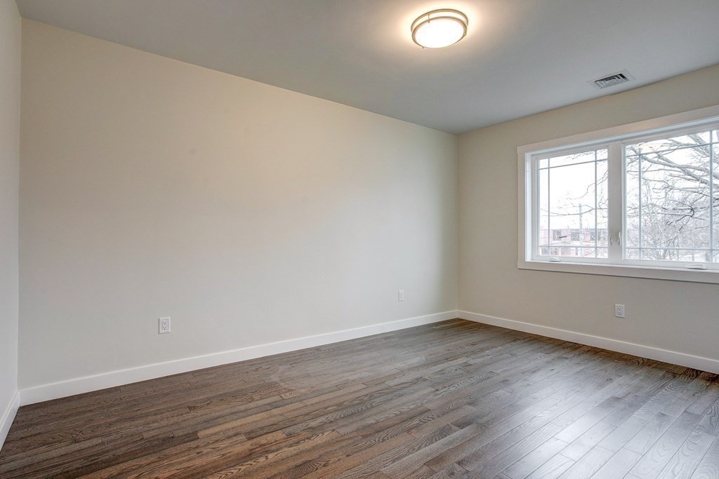 27 Wellesley Road Arlington, MA 02474 - Photo 30 of 42 Gallery Image 30
