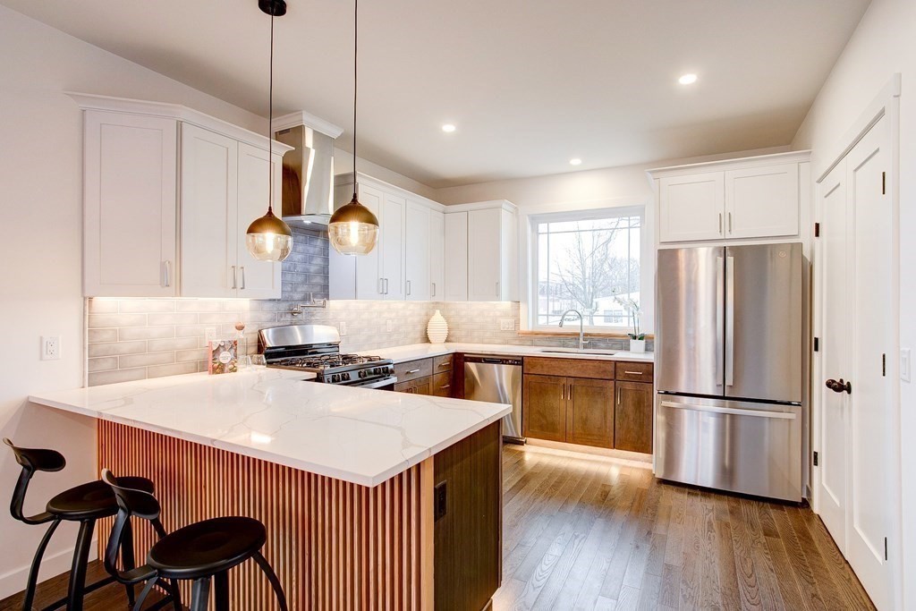 27 Wellesley Road Arlington, MA 02474 - Photo 8 of 42 Gallery Image 8