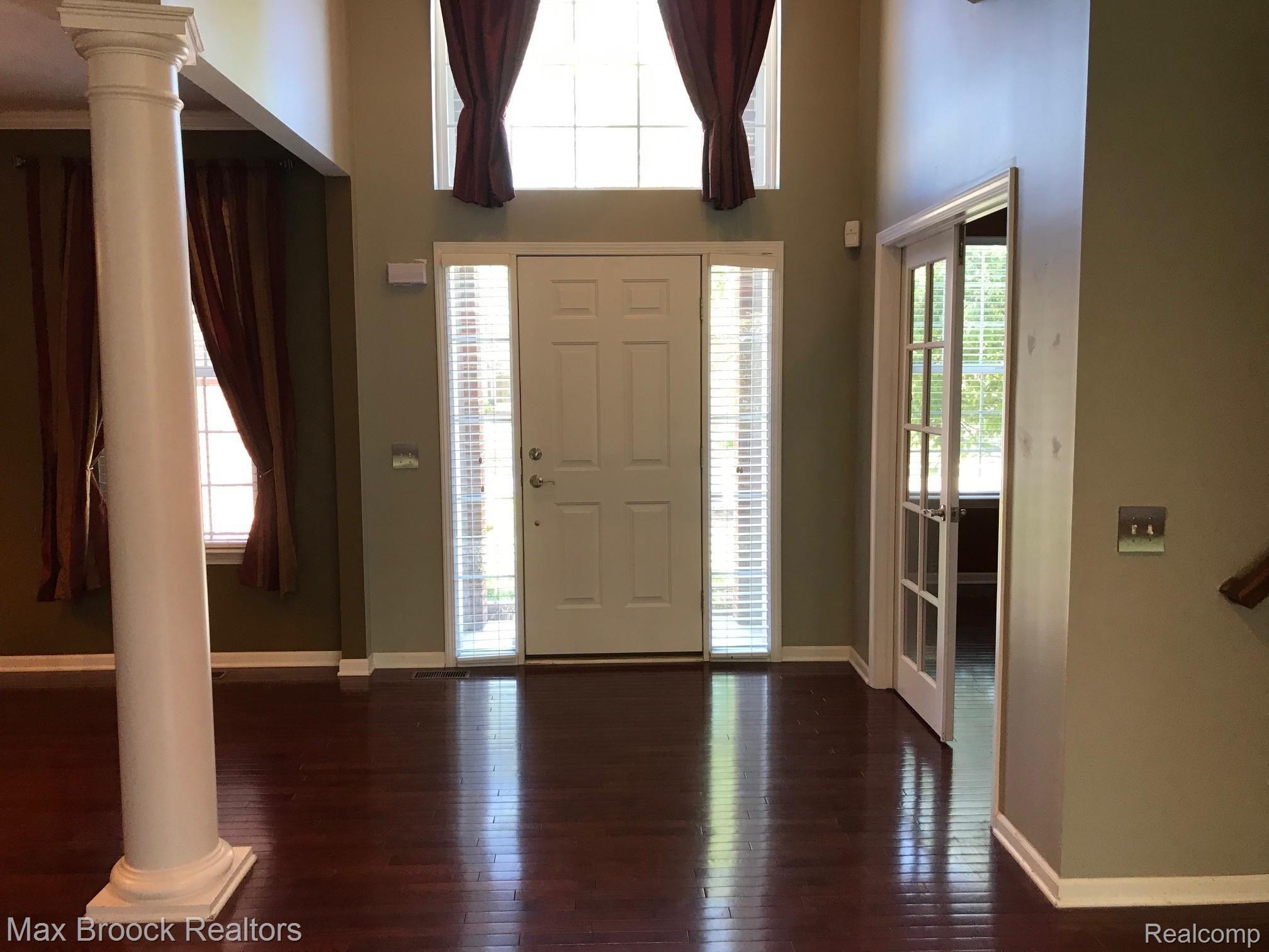 30389 Bradmore Road Warren, MI 48092 - Photo 2 of 22 IMG_1671.jpg