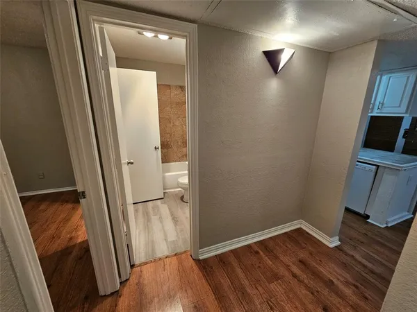 $1,395 | 7522 Holly Hill Drive, Unit 44F, Dallas, TX 75231