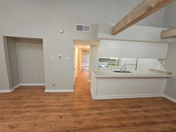 $1,395 | 7522 Holly Hill Drive, Unit 44F, Dallas, TX 75231