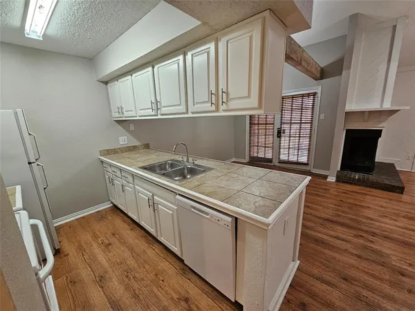 $1,395 | 7522 Holly Hill Drive, Unit 44F, Dallas, TX 75231