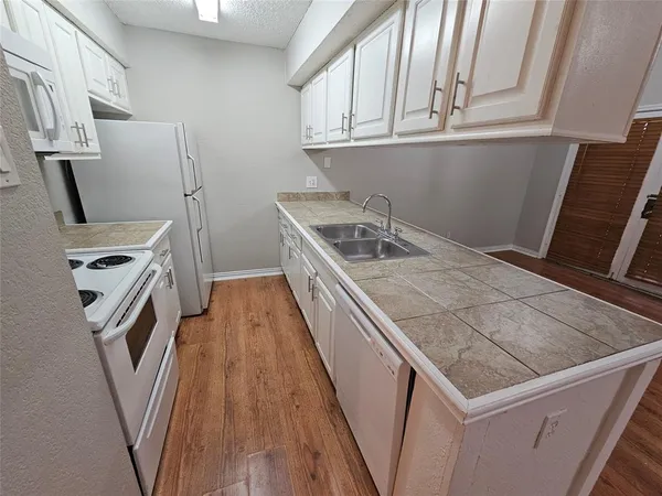 $1,395 | 7522 Holly Hill Drive, Unit 44F, Dallas, TX 75231