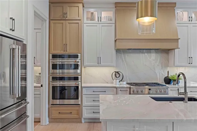 $1,448,872 | 3260 West 133rd Terrace, Leawood, KS 66209