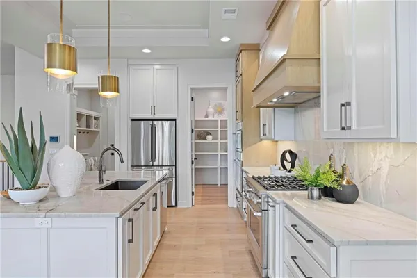 $1,475,872 | 3260 West 133rd Terrace, Leawood, KS 66209