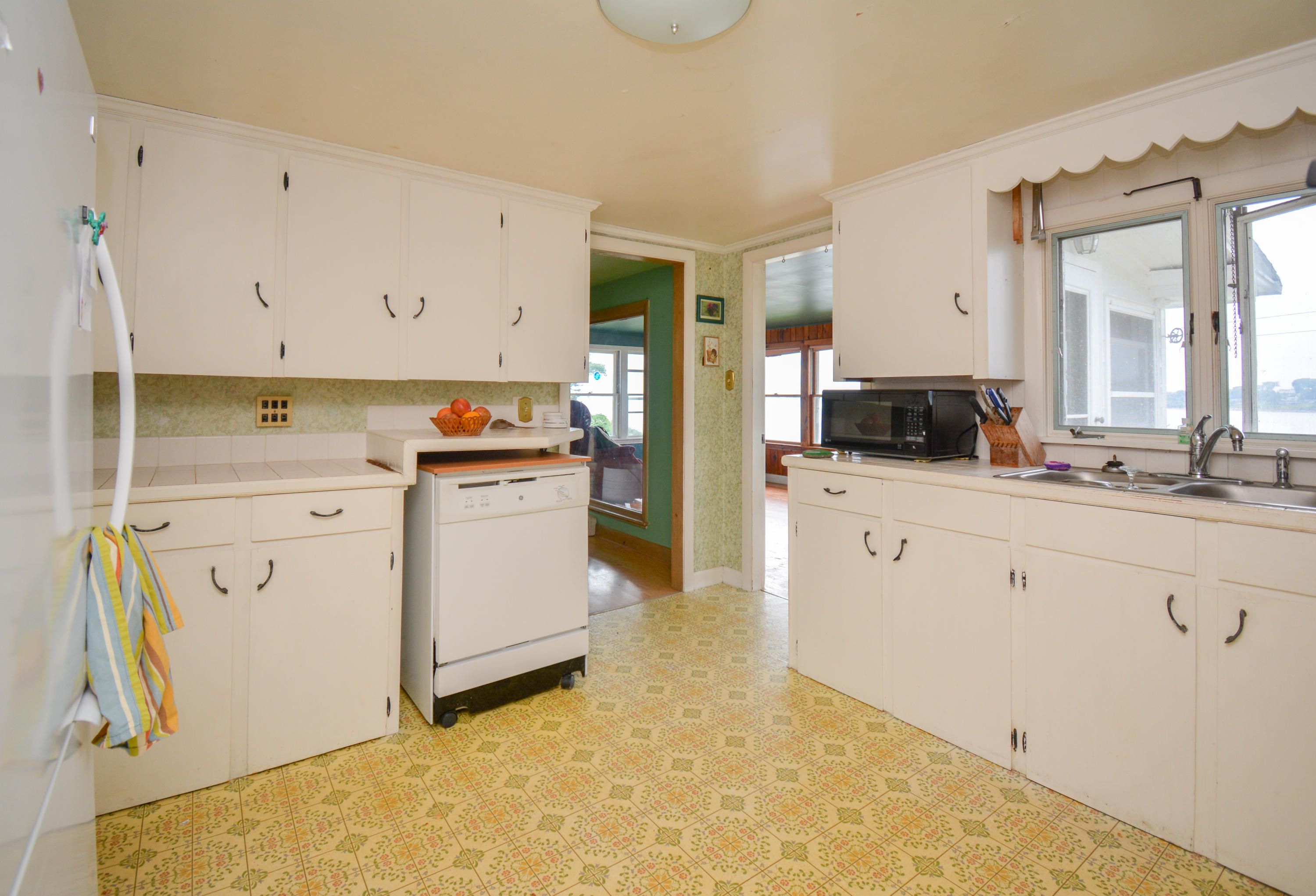 95 West Shore Road Harpswell, ME 04003 - Photo 10 of 34 DSC_0011