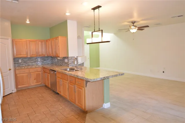 $2,300 | 2290 Bull Lake Drive, Henderson, NV 89052