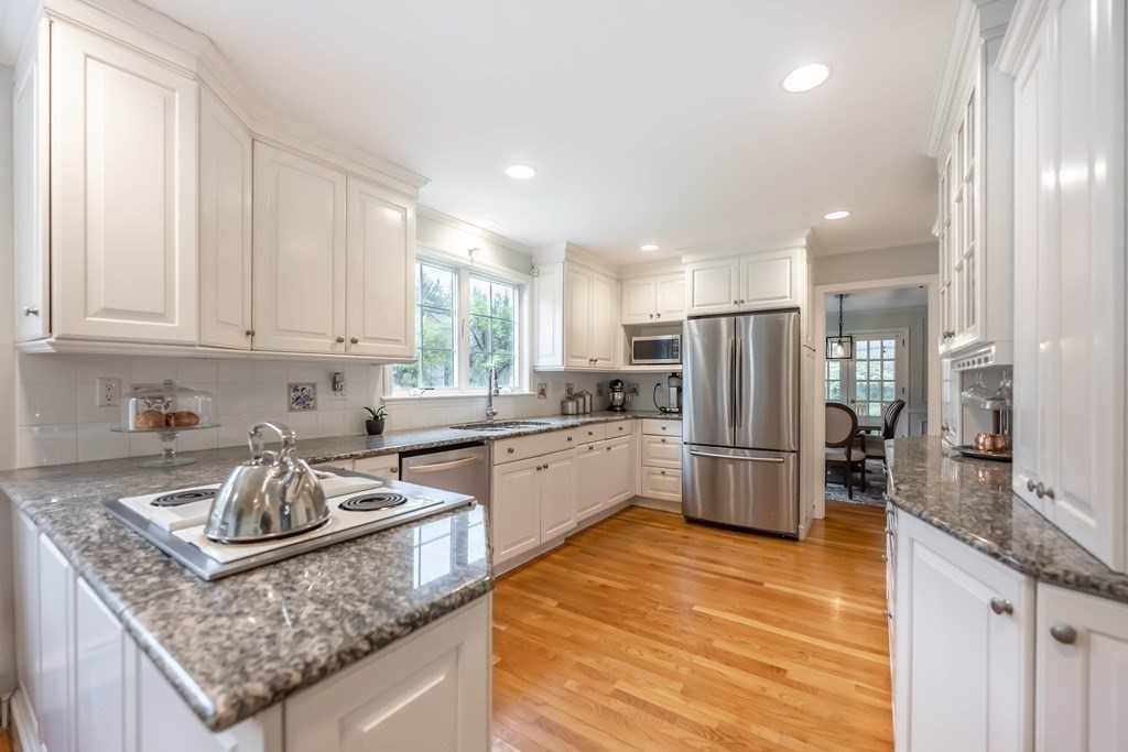 8 Sunset Rock Road Andover, MA 01810 - Photo 13 of 36