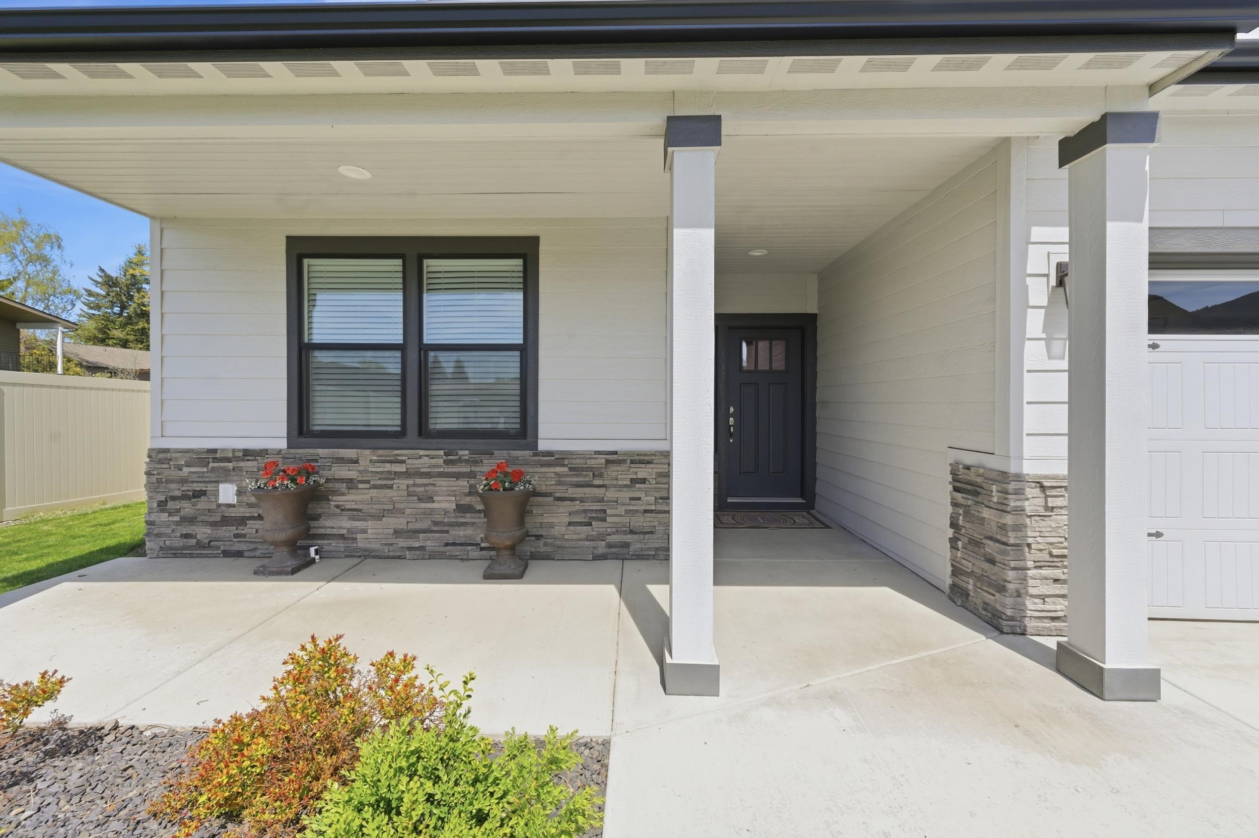 641 Ripatti Way Hayden, ID 83835 - Photo 3 of 27