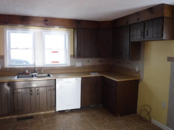 95 Hollis Road Biddeford, ME 04005 - Photo 11 of 35 Photo