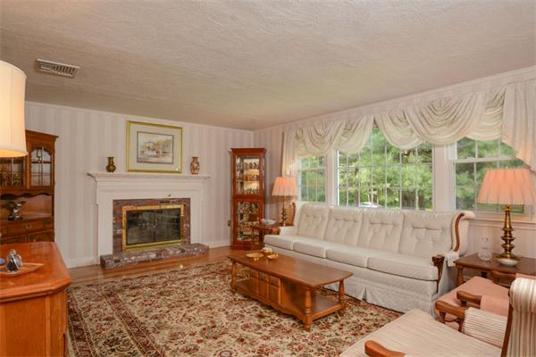 10 Countryside Road Natick, MA 01760 - Photo 5 of 24 Gallery Image 5