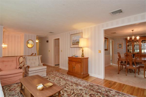 10 Countryside Road Natick, MA 01760 - Photo 7 of 24 Gallery Image 7