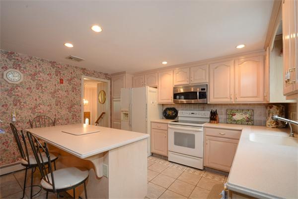 10 Countryside Road Natick, MA 01760 - Photo 10 of 24 Gallery Image 10
