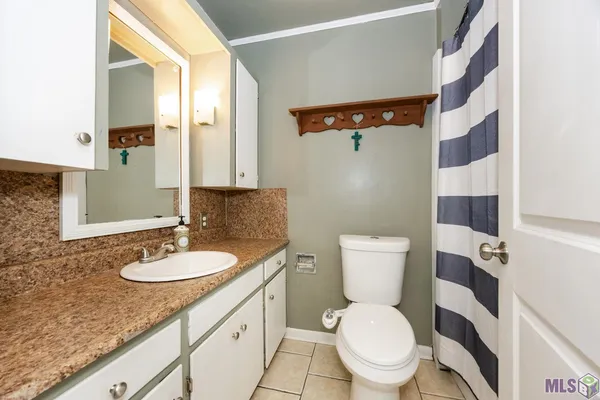 $220,000 | 445 Venzule Drive, Brusly, LA 70719