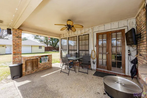 $220,000 | 445 Venzule Drive, Brusly, LA 70719