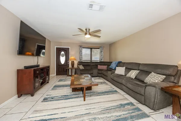$220,000 | 445 Venzule Drive, Brusly, LA 70719
