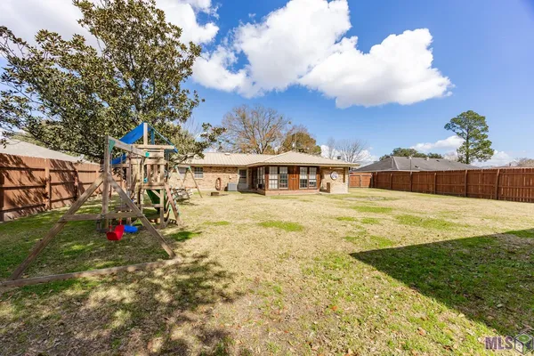 $220,000 | 445 Venzule Drive, Brusly, LA 70719