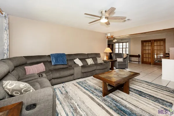 $220,000 | 445 Venzule Drive, Brusly, LA 70719