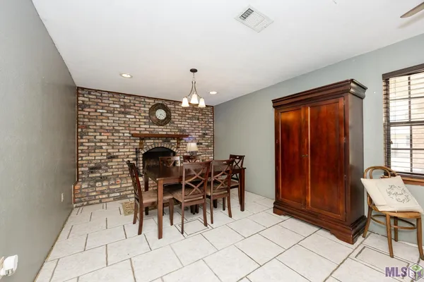 $220,000 | 445 Venzule Drive, Brusly, LA 70719