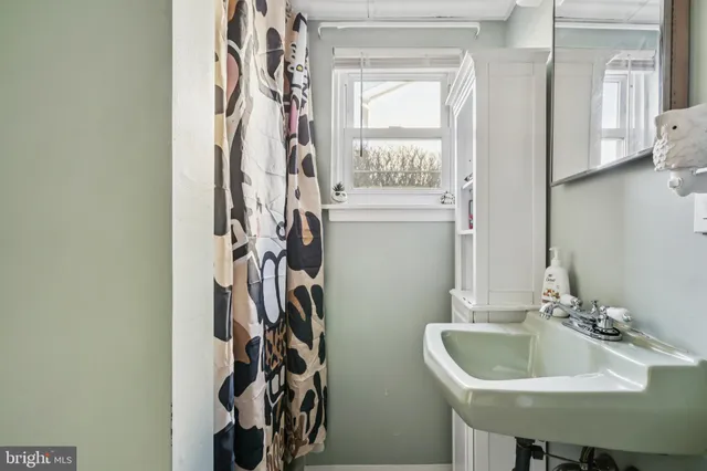 $340,000 | 100 Garden Avenue, Blackwood, NJ 08012