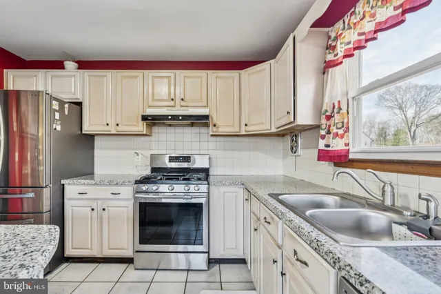 $340,000 | 100 Garden Avenue, Blackwood, NJ 08012