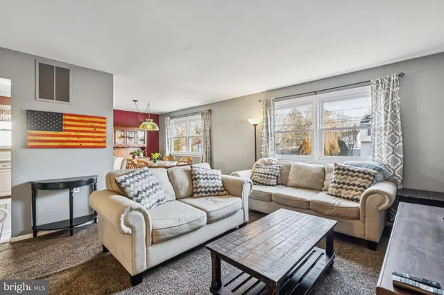 $340,000 | 100 Garden Avenue, Blackwood, NJ 08012