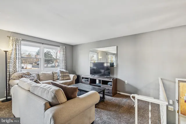 $340,000 | 100 Garden Avenue, Blackwood, NJ 08012