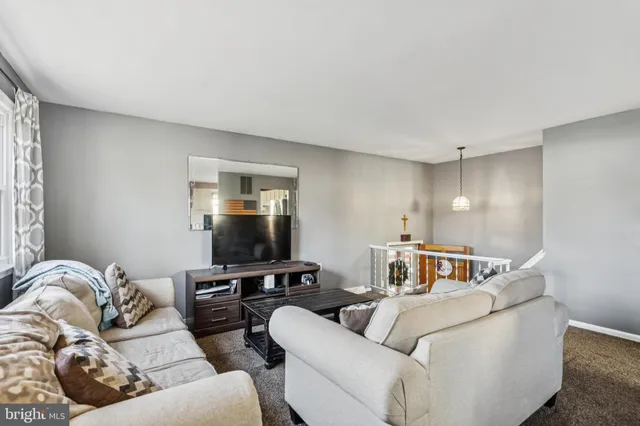 $340,000 | 100 Garden Avenue, Blackwood, NJ 08012