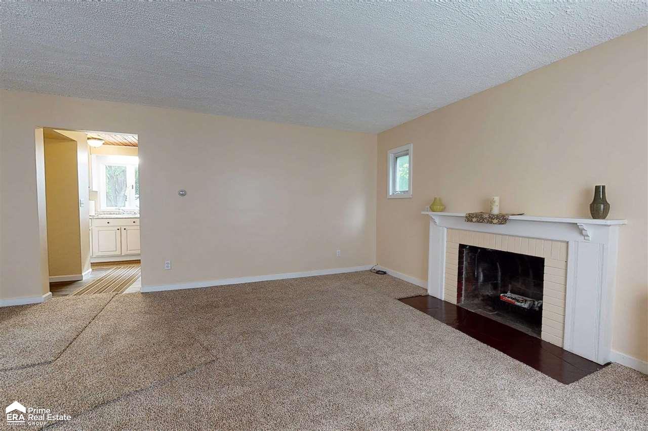 509 Riggs Street Fenton, MI 48430 - Photo 4 of 34