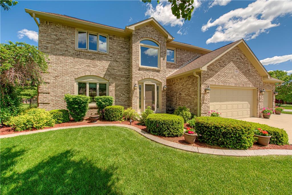 6091 Hunters Ridge Drive Plainfield, IN 46168 - Photo 3 of 46 Gallery Image 3