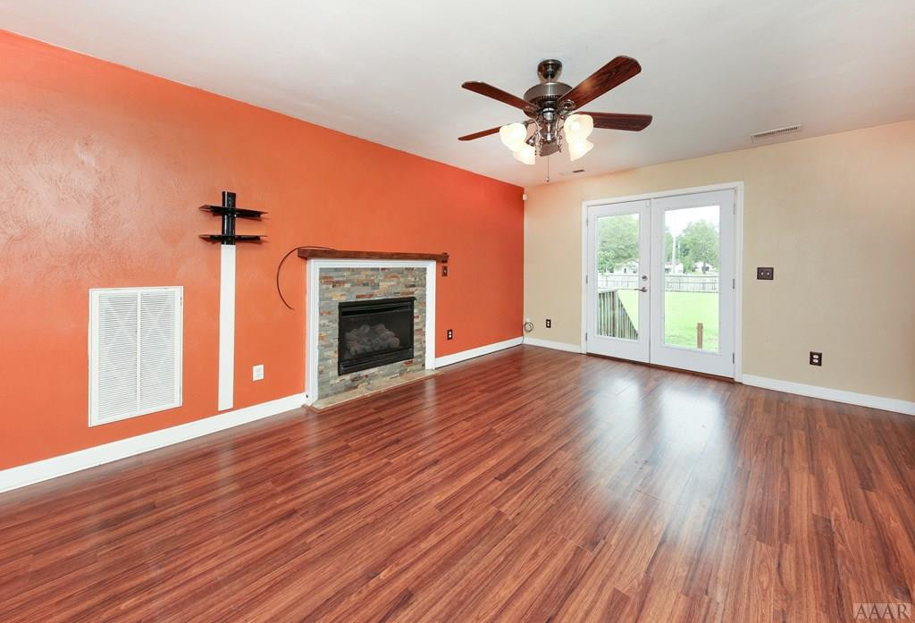 122 Barco Road Barco, NC 27917 - Photo 2 of 21 Family Room