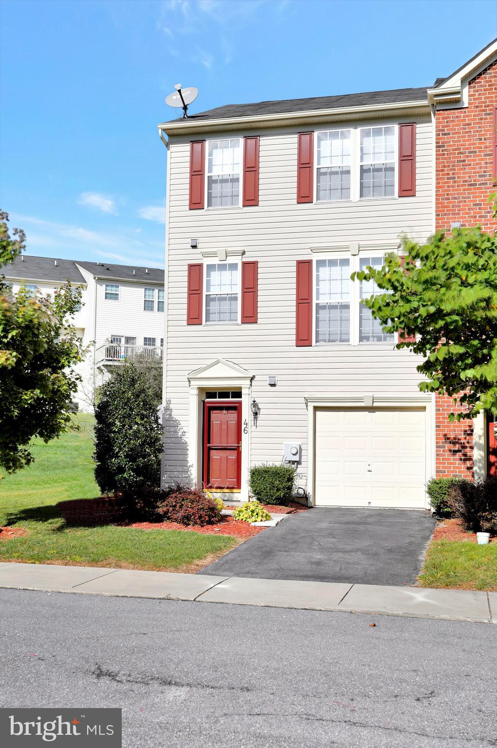 46 Streamside Place Falling Waters, WV 25419 - Photo 2 of 41