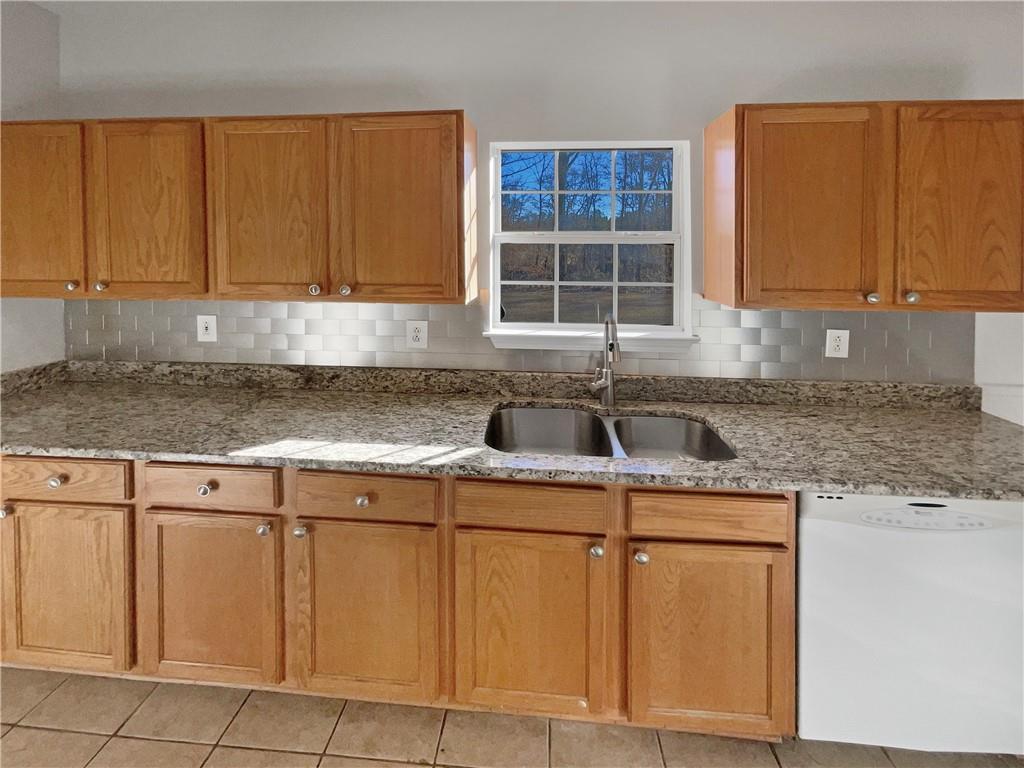 32 Island Shoals Road Jackson, GA 30233 - Photo 10 of 23