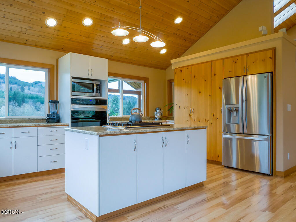 12319 Logsden Road Blodgett, OR 97326 - Photo 11 of 78 Kitchen
