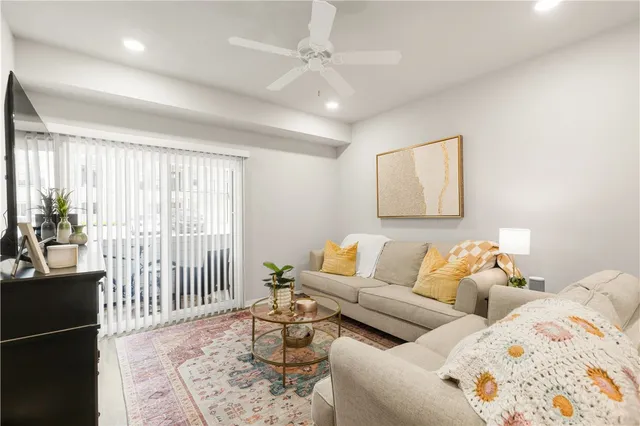 $207,500 | 1326 Prairie Drive, Unit 113, Bryan, TX 77803