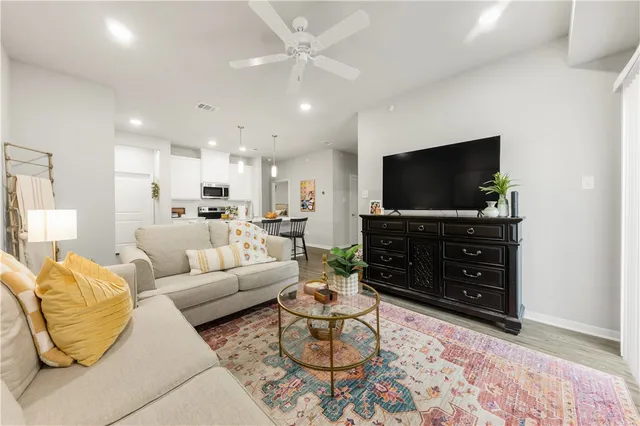 $207,500 | 1326 Prairie Drive, Unit 113, Bryan, TX 77803