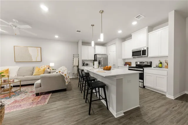 $207,500 | 1326 Prairie Drive, Unit 113, Bryan, TX 77803