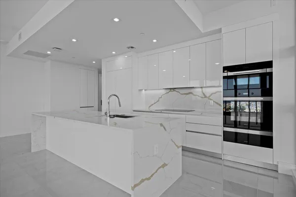 $15,000 | 220 Lake Shore Drive, Unit 2223, Lake Park, FL 33403