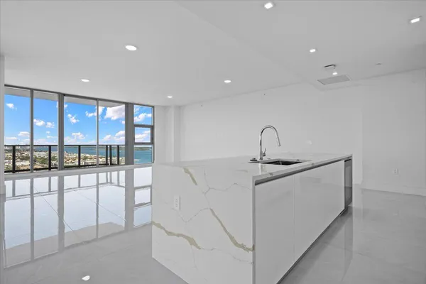 $15,000 | 220 Lake Shore Drive, Unit 2223, Lake Park, FL 33403