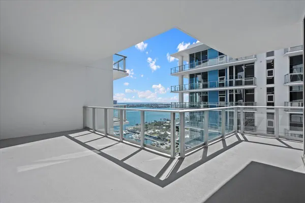 $15,000 | 220 Lake Shore Drive, Unit 2223, Lake Park, FL 33403