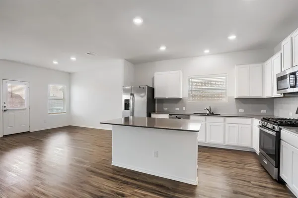 $2,250 | 721 Mallow Road, Leander, TX 78641