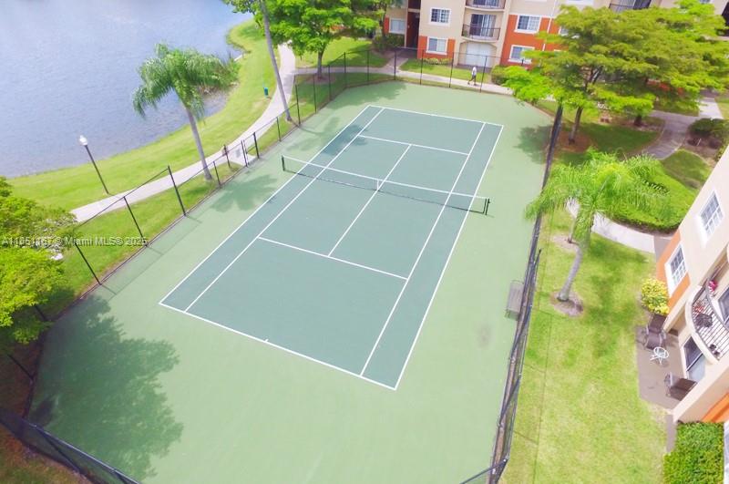 4149 Haverhill Road, Unit 1608 West Palm Beach, FL 33417 - Photo 14 of 29 a view of a backyard