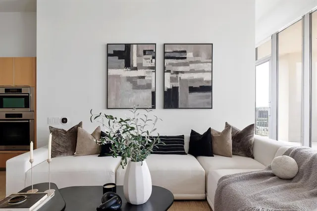 $1,049,500 | 1717 Arts Plaza, Unit 2112, Dallas, TX 75201