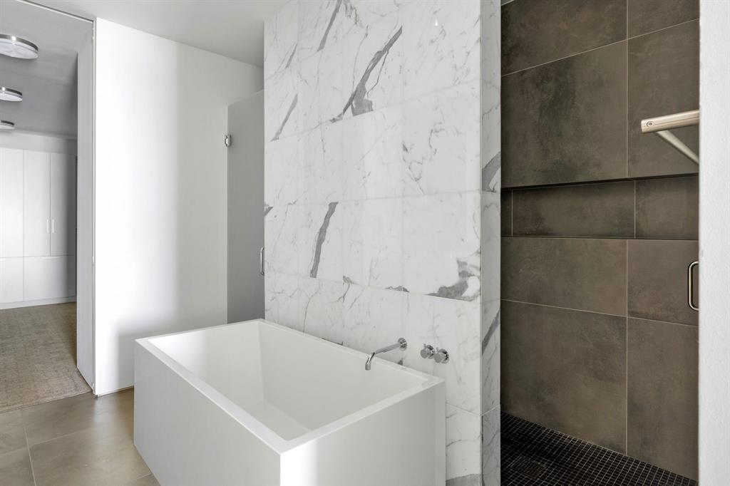 1717 Arts Plaza, Unit 2112 Dallas, TX 75201 - Photo 18 of 40