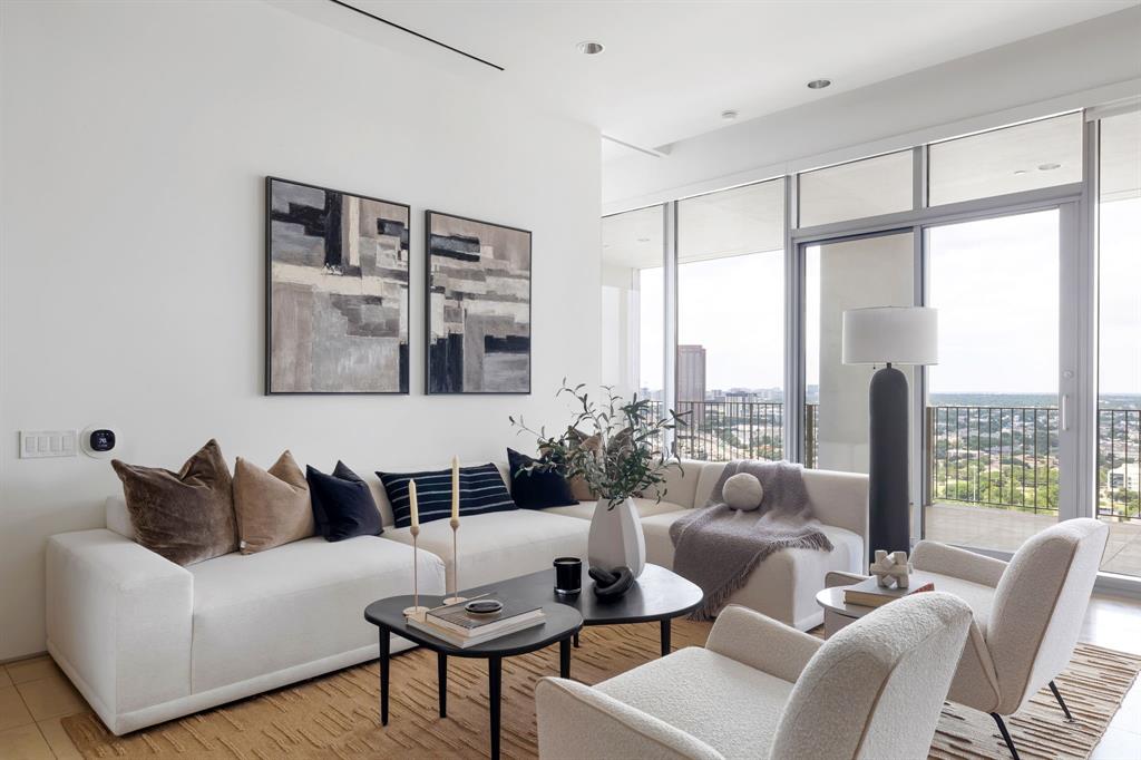 1717 Arts Plaza, Unit 2112 Dallas, TX 75201 - Photo 2 of 40